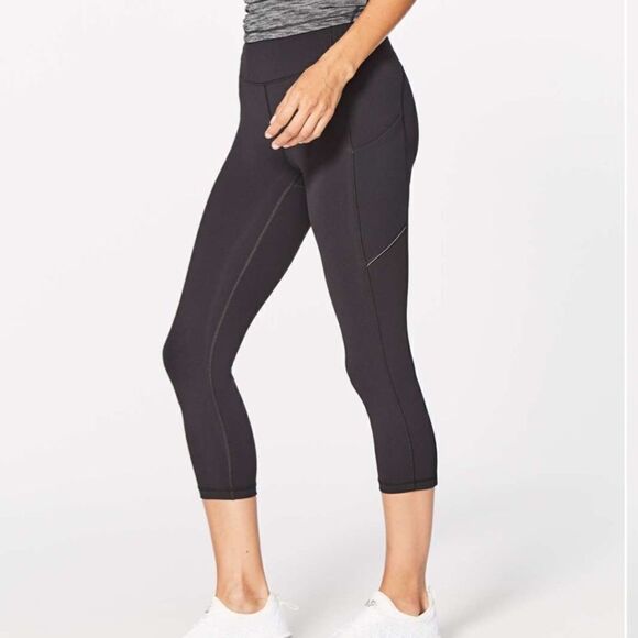 LULULEMON Speed Up Crop 21" Black Size 6 - Picture 1 of 14